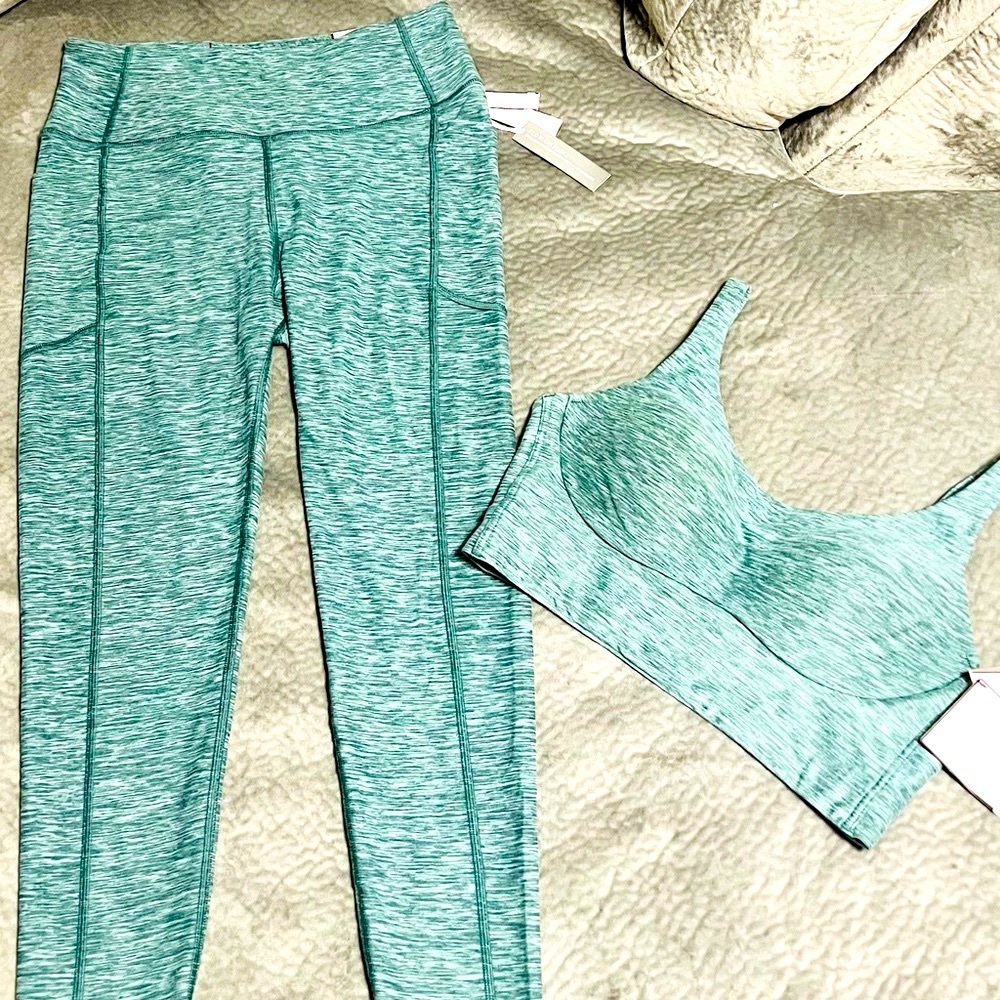 Victoria’s Secret Flow on Point Leggings